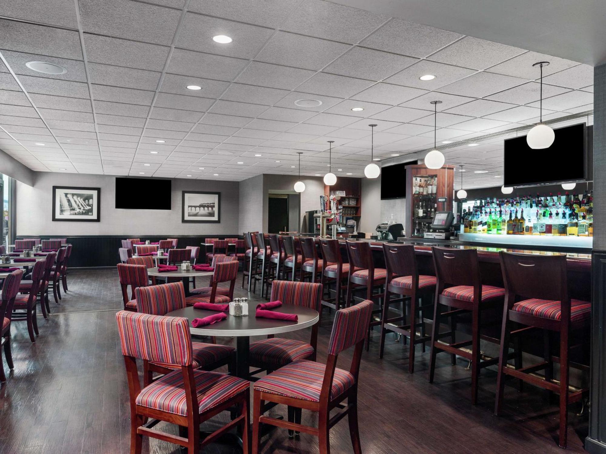 Hotel Doubletree By Hilton Newark Penn Station, Nj Exterior foto